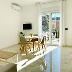 Corso 42 - Design Moderno E Comfort Per 4 דירה