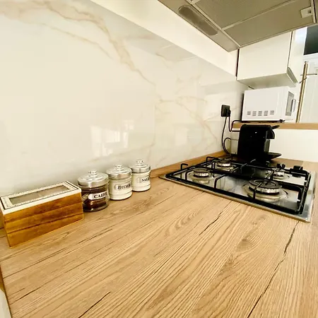 CORSO 42 - Design moderno e comfort per 4 Novara