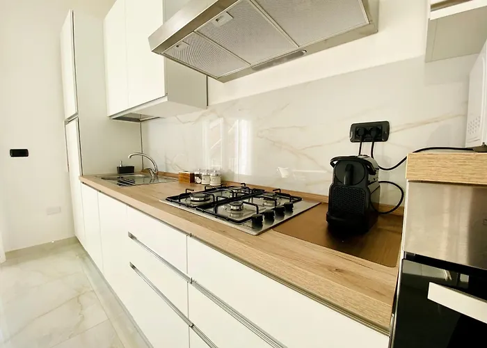 Appartamento CORSO 42 - Design moderno e comfort per 4 Novara