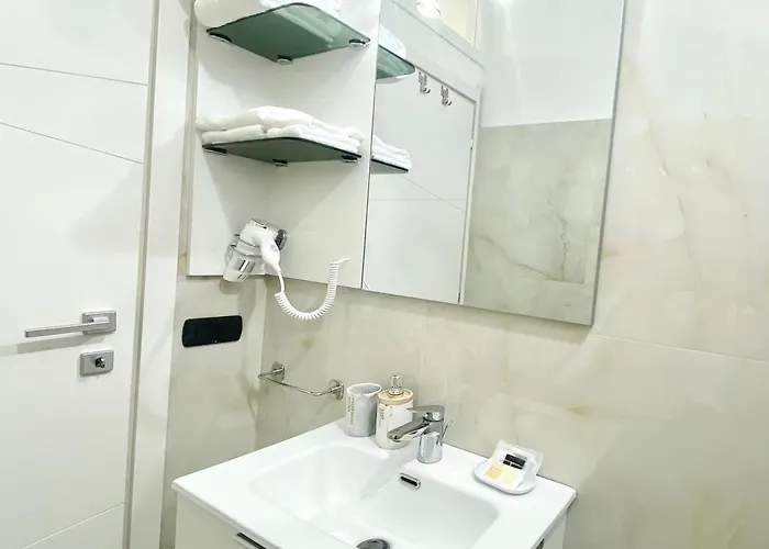 CORSO 42 - Design moderno e comfort per 4 Novara