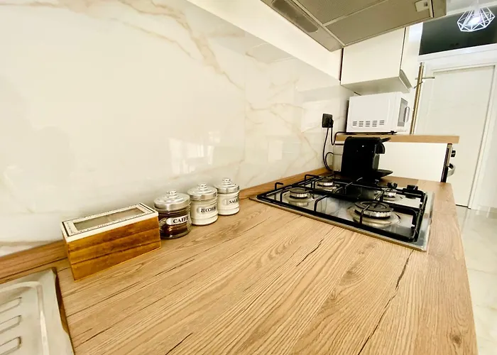Corso 42 - Design Moderno E Comfort Per 4 ノヴァーラ